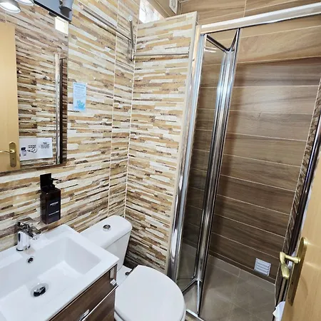 Bed and Breakfast Dream Lagos B&B